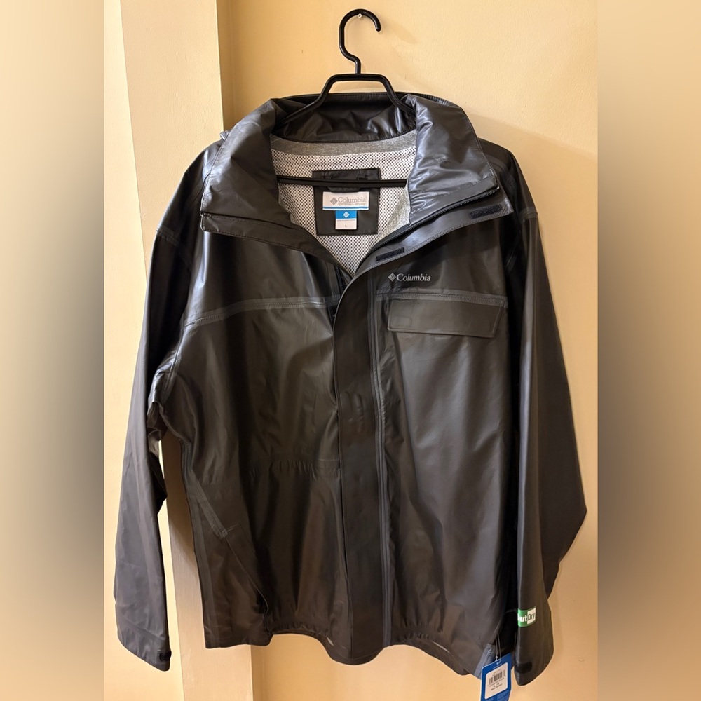 Columbia Men’s Grey Waterproof Raincoat with Hood - size large - NWT